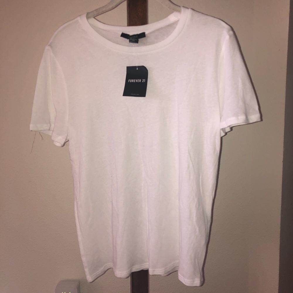 Plain white tshirt